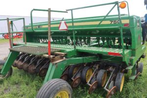 1993-JOHN-DEERE-750-77281-4