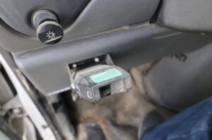 2004-FORD-E350-SD-v0055d-18