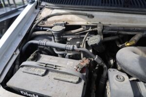 2004-FORD-E350-SD-v0055d-23