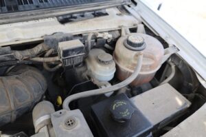 2004-FORD-E350-SD-v0055d-24