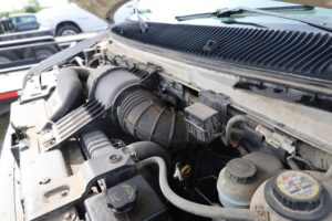 2004-FORD-E350-SD-v0055d-25