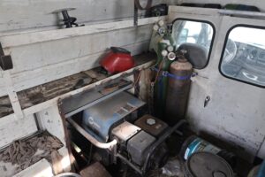 2004-FORD-E350-SD-v0055d-28