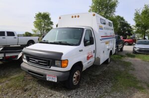 2004-FORD-E350-SD-v0055d