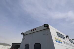 2004-FORD-E350-SD-v0055d-7