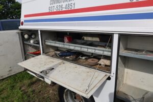 2004-FORD-E350-SD-v0055d-9