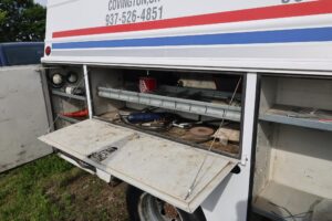 2004-FORD-E350-SD-v0055d-9