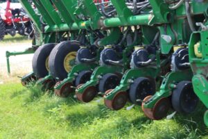 2004-JOHN-DEERE-1790-75482-10
