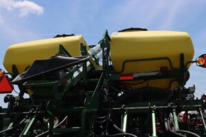 2004-JOHN-DEERE-1790-75482-5