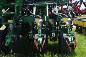 2004-JOHN-DEERE-1790-75482-6