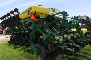 2004-JOHN-DEERE-1790-75482-8