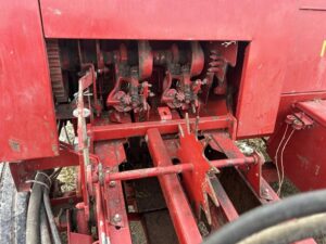 2004-NEW-HOLLAND-575-3