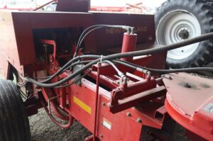 2004-NEW-HOLLAND-575-77095-6