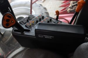 2005-CASE-IH-2377-76260-16