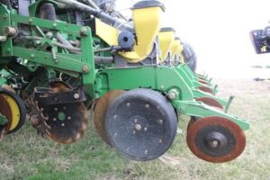 2008-JOHN-DEERE-1770-68943-9