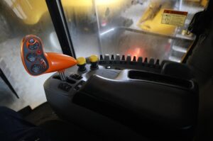 2008-NEW-HOLLAND-CR9040-77760-23