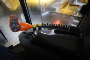 2008-NEW-HOLLAND-CR9040-77760-23