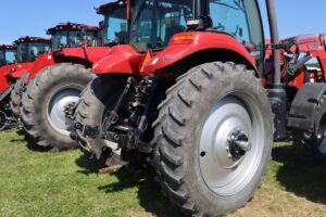 2011-CASE-IH-MAGNUM-180-78295-4