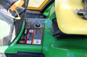 2012-JOHN-DEERE-X720-73876-11