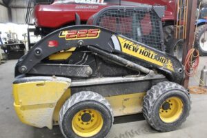 2012-NEW-HOLLAND-L225-73243-2