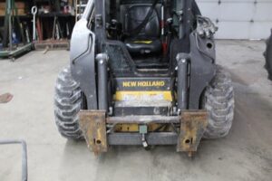 2012-NEW-HOLLAND-L225-73243-4