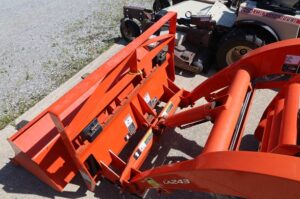 2013-KUBOTA-BX2370-77651-4