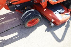 2013-KUBOTA-BX2370-77651-5