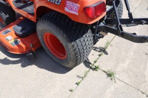 2013-KUBOTA-BX2370-77651-7