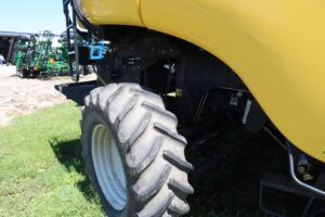 2013-NEW-HOLLAND-CR6090-77569-3