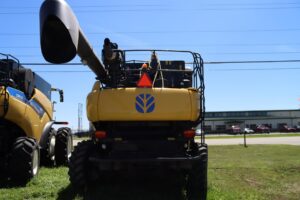 2013-NEW-HOLLAND-CR6090-77569-4