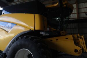 2014-NEW-HOLLAND-CR6090-77356-1