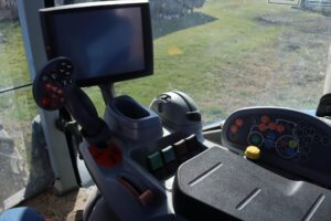 2015-NEW-HOLLAND-T7
