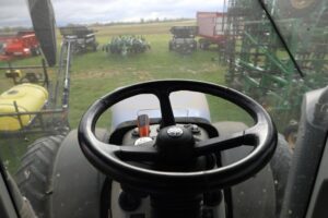 2015-NEW-HOLLAND-T8