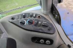 2015-NEW-HOLLAND-T8