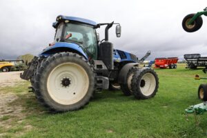 2015-NEW-HOLLAND-T8