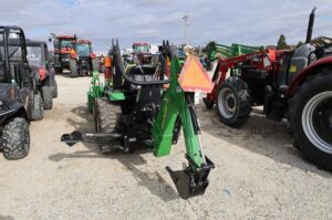 2016-JOHN-DEERE-2032R-75928-1