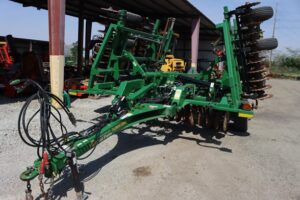 2020-GREAT-PLAINS-2400TM-77570-1