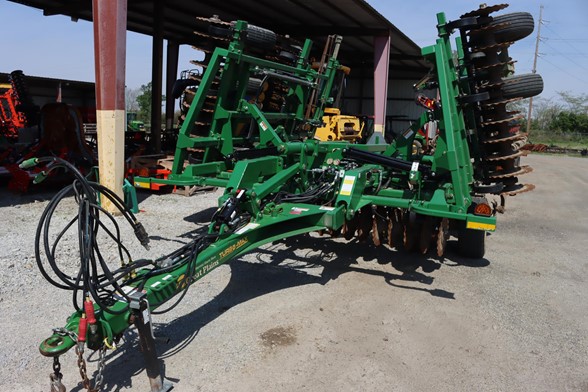 2020-GREAT-PLAINS-2400TM-77570