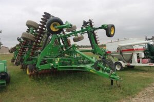 2020-JOHN-DEERE-2660VT-72714-1