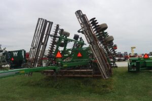 2020-JOHN-DEERE-2660VT-72714-11