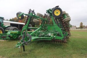 2020-JOHN-DEERE-2660VT-72714