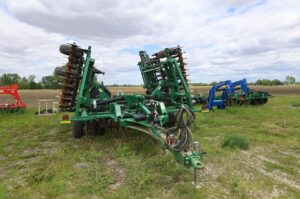 2021-GREAT-PLAINS-2400TM-78027-1