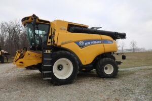 2021-NEW-HOLLAND-CR8