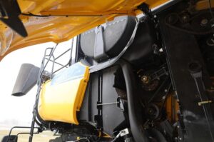 2021-NEW-HOLLAND-CR8