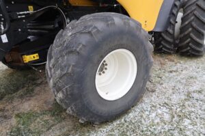 2021-NEW-HOLLAND-CR8