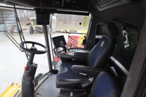 2021-NEW-HOLLAND-CR8