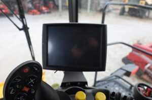 2021-NEW-HOLLAND-CR8