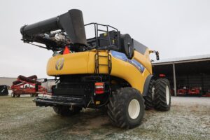 2021-NEW-HOLLAND-CR8