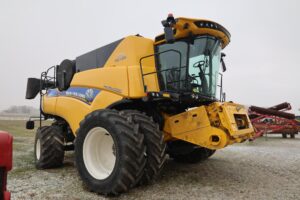 2021-NEW-HOLLAND-CR8