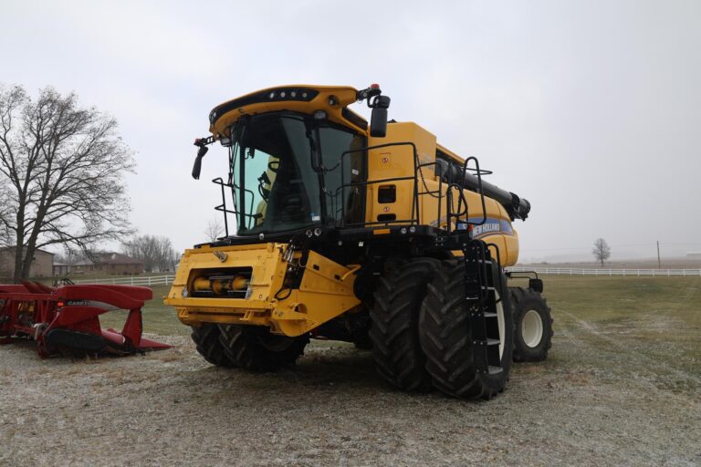 2021-NEW-HOLLAND-CR8