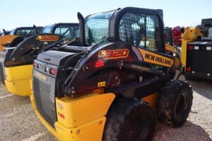 2022-NEW-HOLLAND-L320-76308-4